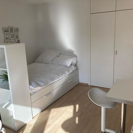 Bonbon Nerstr Vollstaendig Eingerichtetes Apartment Mit Parkplatz Köln Ngoại thất bức ảnh